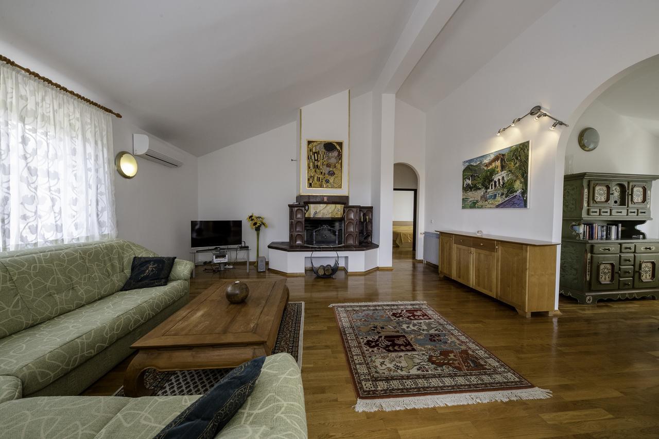 Apartments Dedic Supetarska Draga Dış mekan fotoğraf