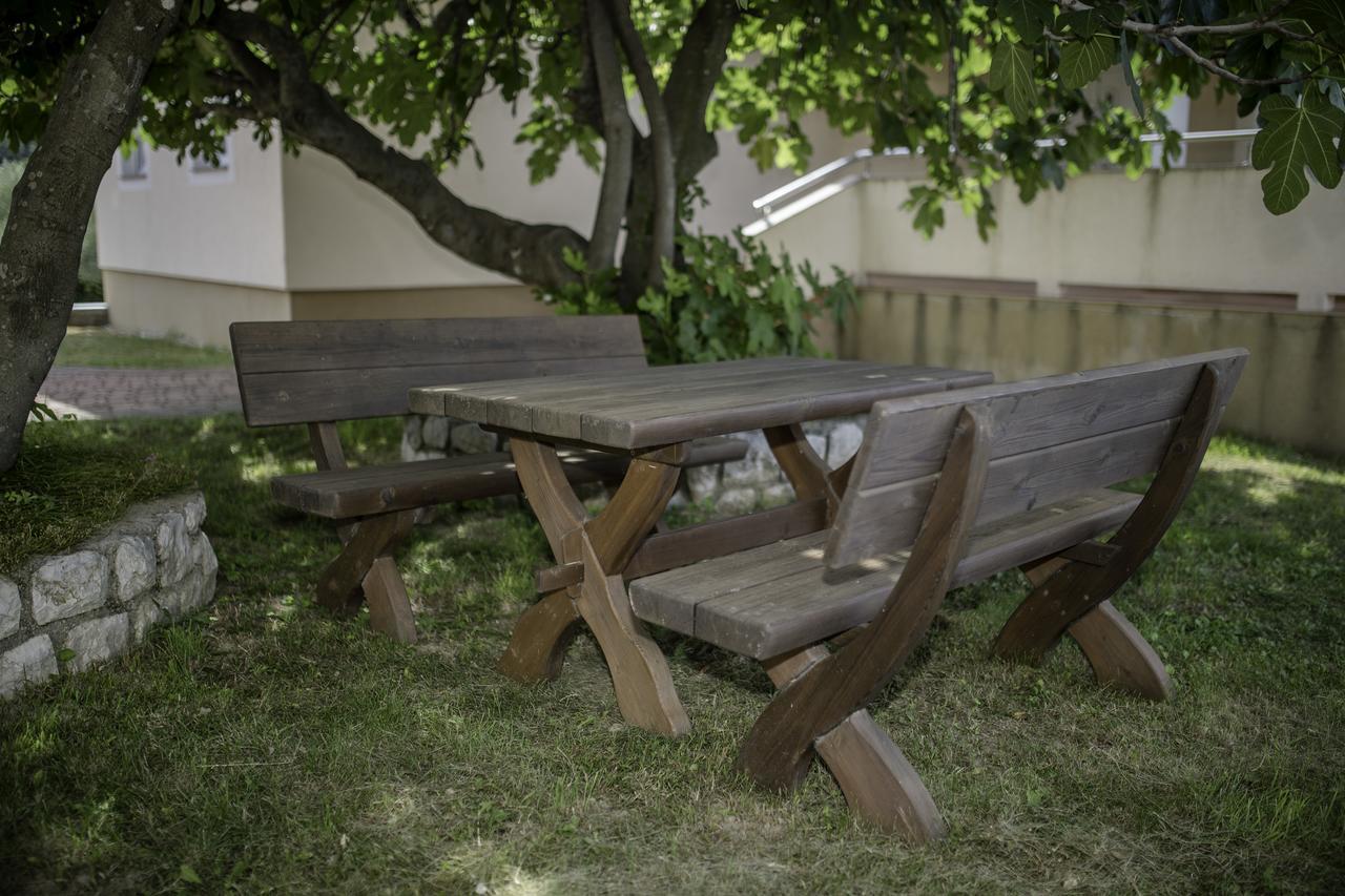 Apartments Dedic Supetarska Draga Dış mekan fotoğraf