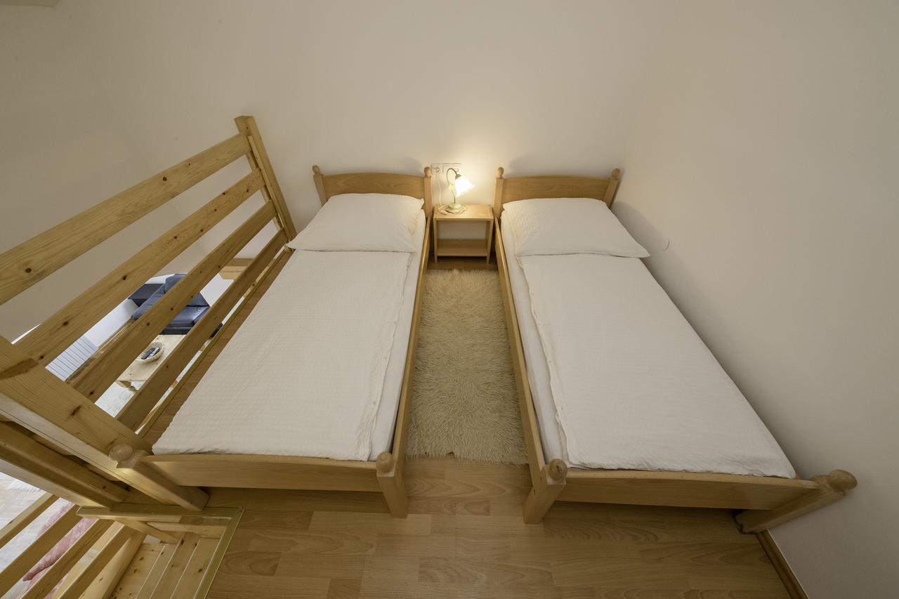 Apartments Dedic Supetarska Draga Dış mekan fotoğraf