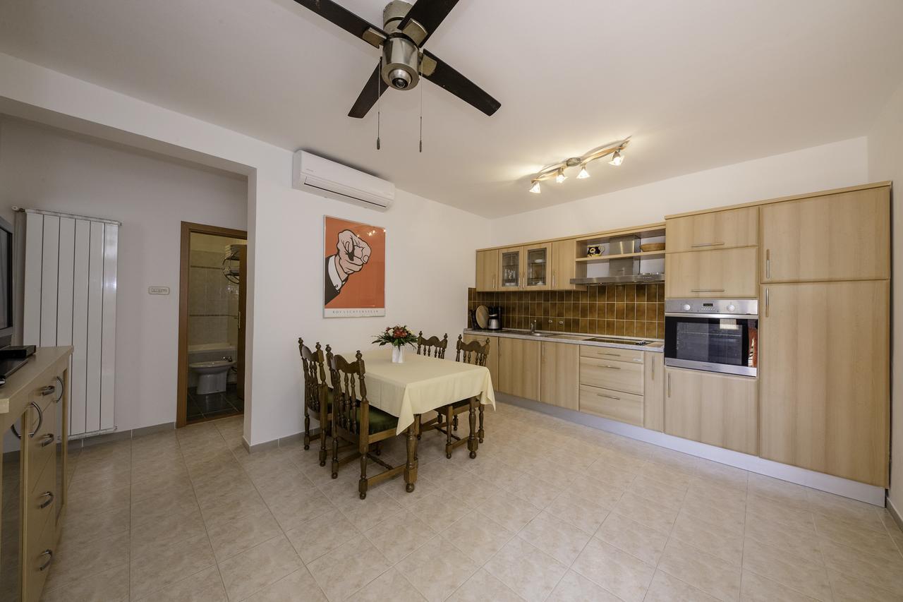 Apartments Dedic Supetarska Draga Dış mekan fotoğraf