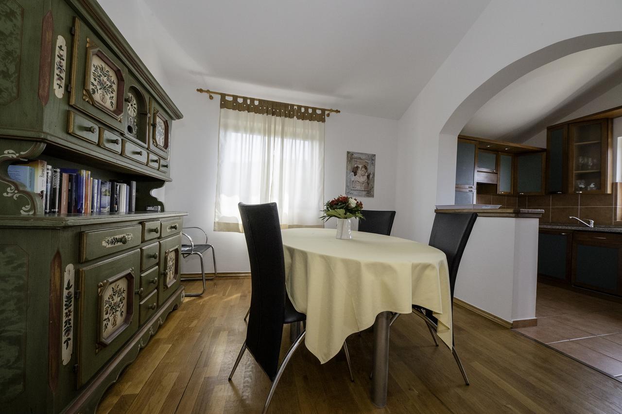Apartments Dedic Supetarska Draga Dış mekan fotoğraf