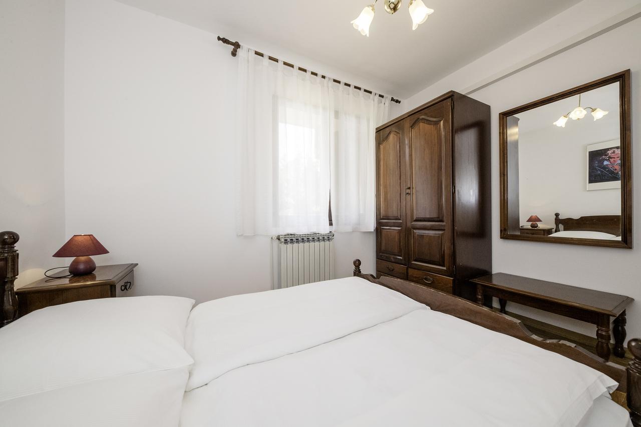 Apartments Dedic Supetarska Draga Dış mekan fotoğraf